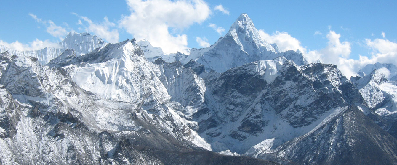 Everest Renjo Pass Trekking