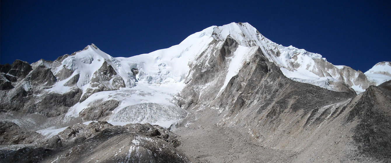  Round Manaslu trek with Lark Peak 6216meters Expedition